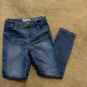 Girls size 5 jeggings.
